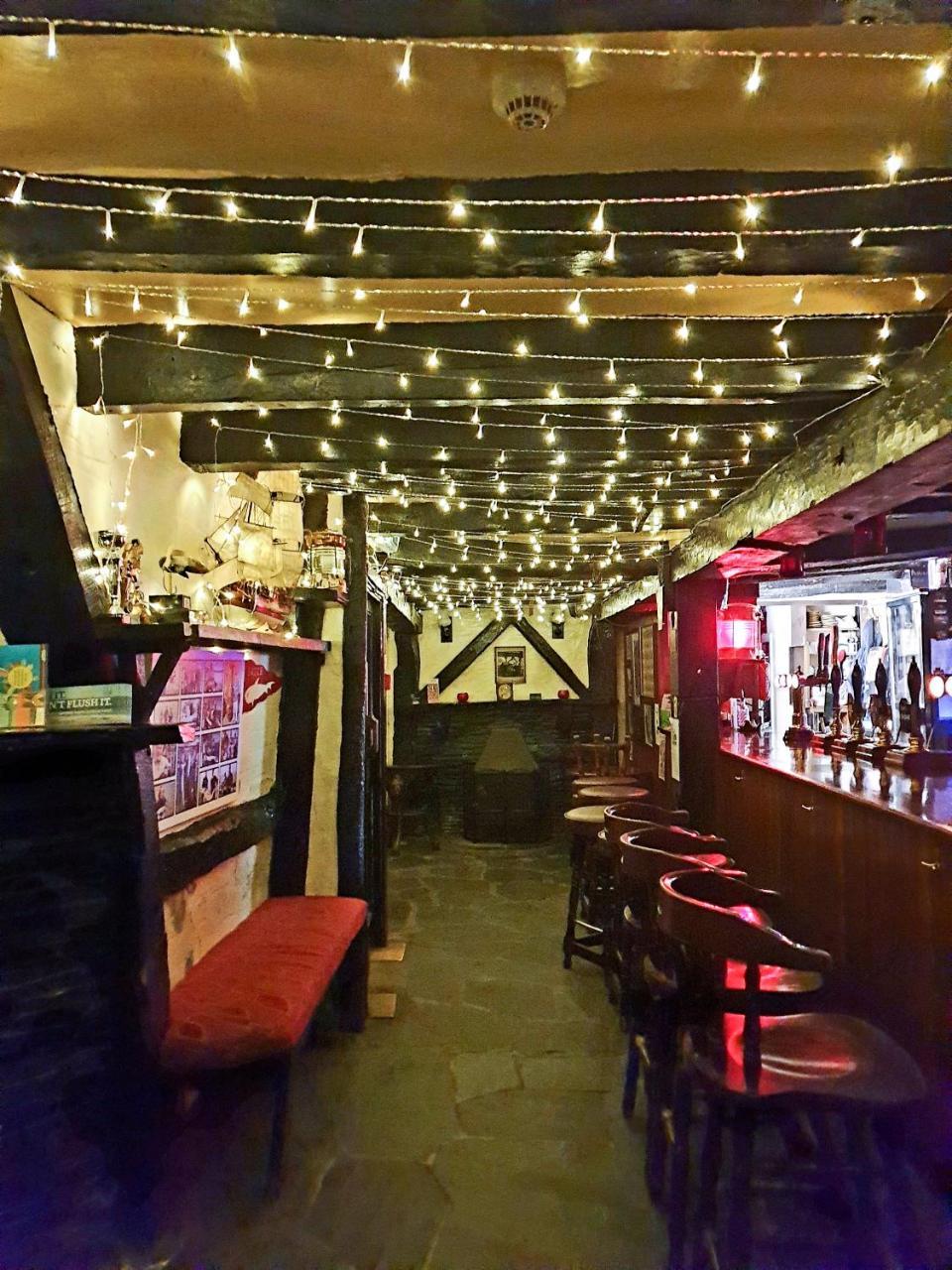 לו Jolly Sailor Inn מראה חיצוני תמונה