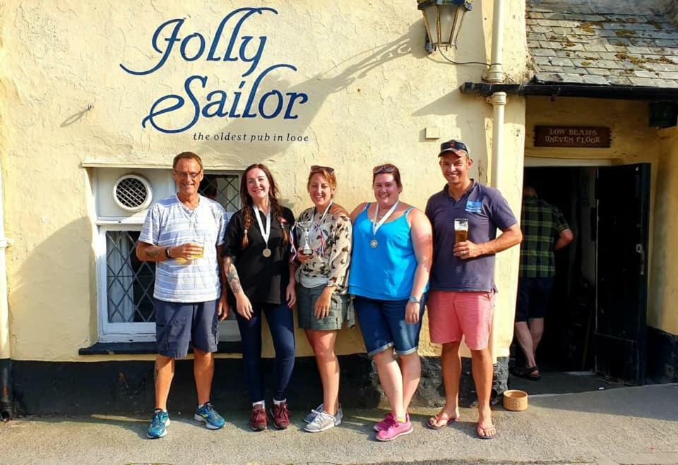 לו Jolly Sailor Inn מראה חיצוני תמונה