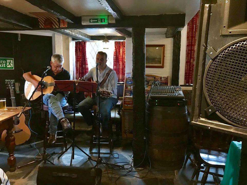 לו Jolly Sailor Inn מראה חיצוני תמונה